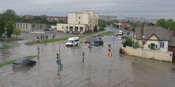 Погода в лиде сегодня по часам. Потоп в Могилёве. Наводнение в Екабпилсе. Сейчас наводнение в Лиде. Лида (город).