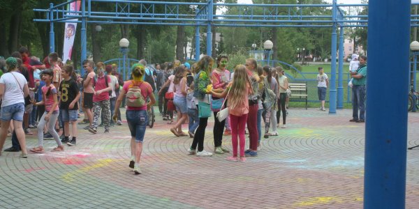 В Лиде прошёл фестиваль красок ColorFest (Фото, Видео)