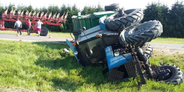 Происшествие с тракторами случилось вчера в Дятловском районе