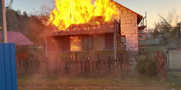 Лидские спасатели ликвидировали пожар на дачном участке