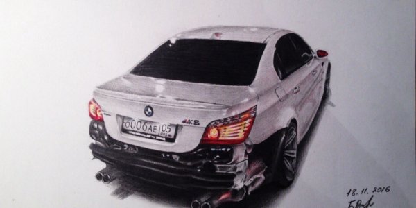 В Лиде 19-летний парень рисует автомобили так, что его рисунки путают с фотографиями (Фото)