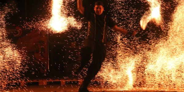 В Лидском замке ярко и зажигательно прошел фестиваль огня "Феникс 2019"