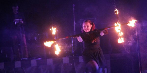В Лидском замке ярко и зажигательно прошел фестиваль огня "Феникс 2019"